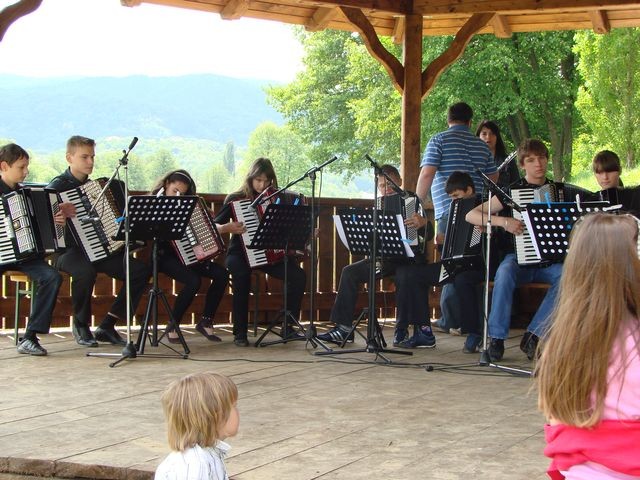 vrt perunika